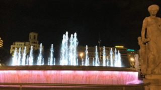カタルーニャ広場の噴水